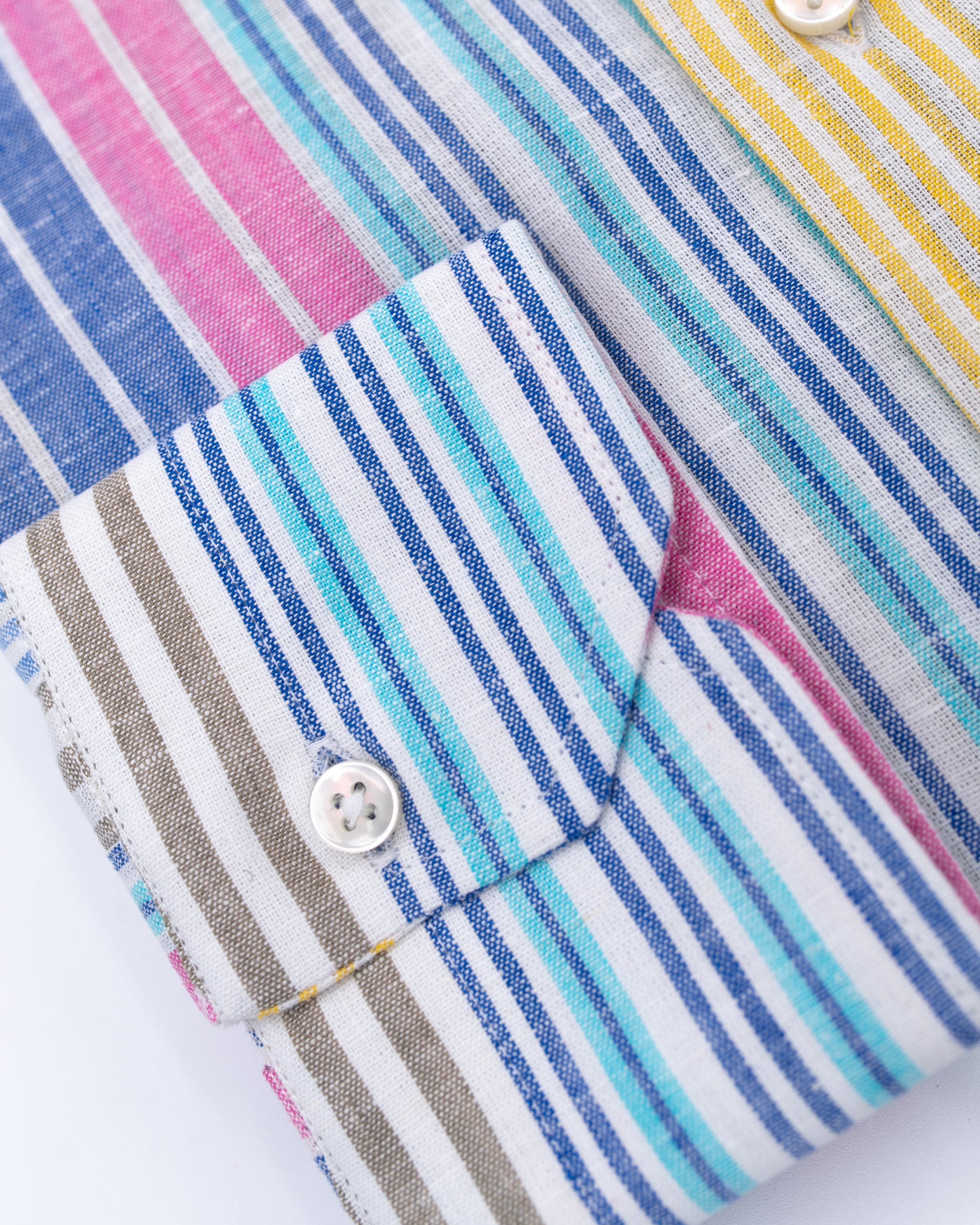 Regular fit shirt with pleats - French collar - patterned stripe